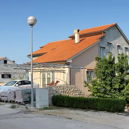 5458a Apartment *