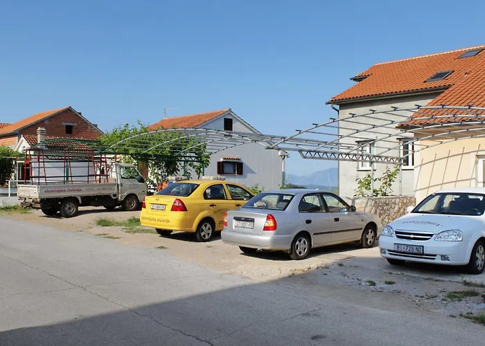 5458a Διαμέρισμα *